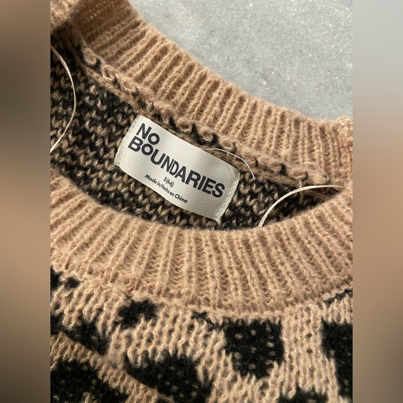 NWT No Boundaries Size S Leopard Print Long Sleeve Crew Neck Soft Comfy Sweater - Picture 11 of 11